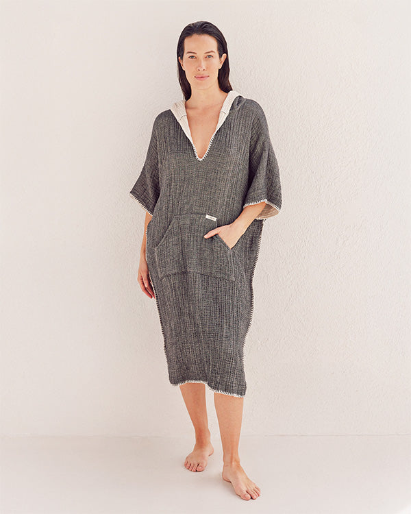Falta Gauze Hooded Poncho - Black | Sand Cloud
