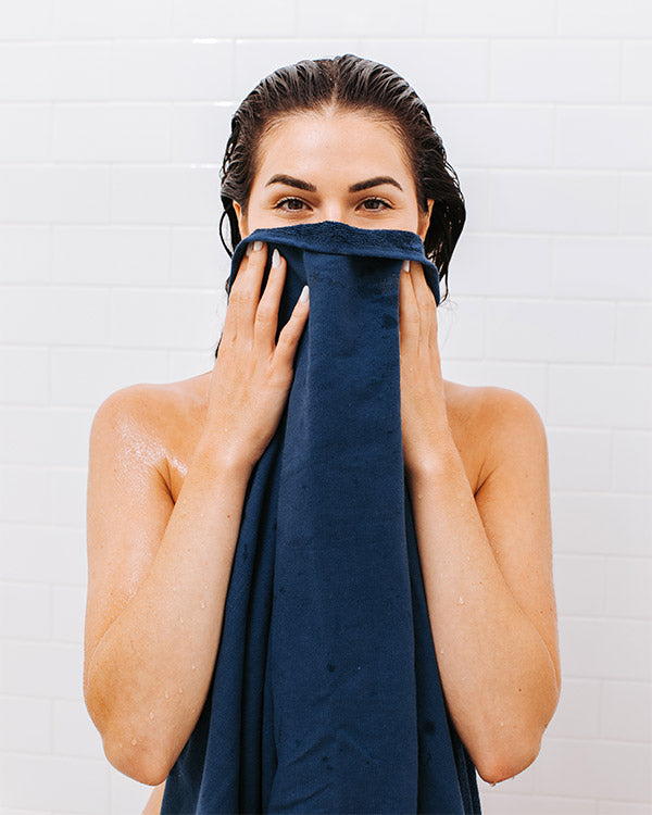 Alternative view of Terra XL Bath Bundle - Navy | Sand Cloud